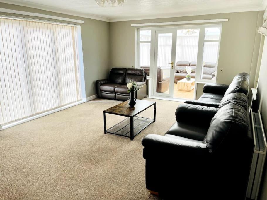 5-Bedroom Cottage In Healing, Grimsby Exterior photo